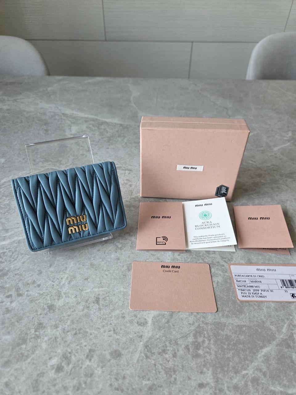 [정품] 미우미우 마테라쎄 나파 오거나이저 마리나 블루