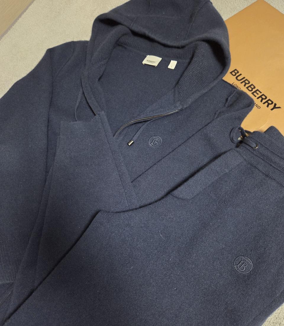 [정품] 버버리 TB 로고 케시미어 니트 셋업
