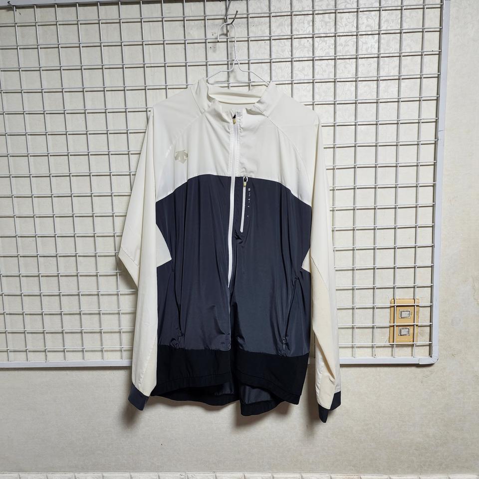 데상트얇은점퍼(남슬림110)