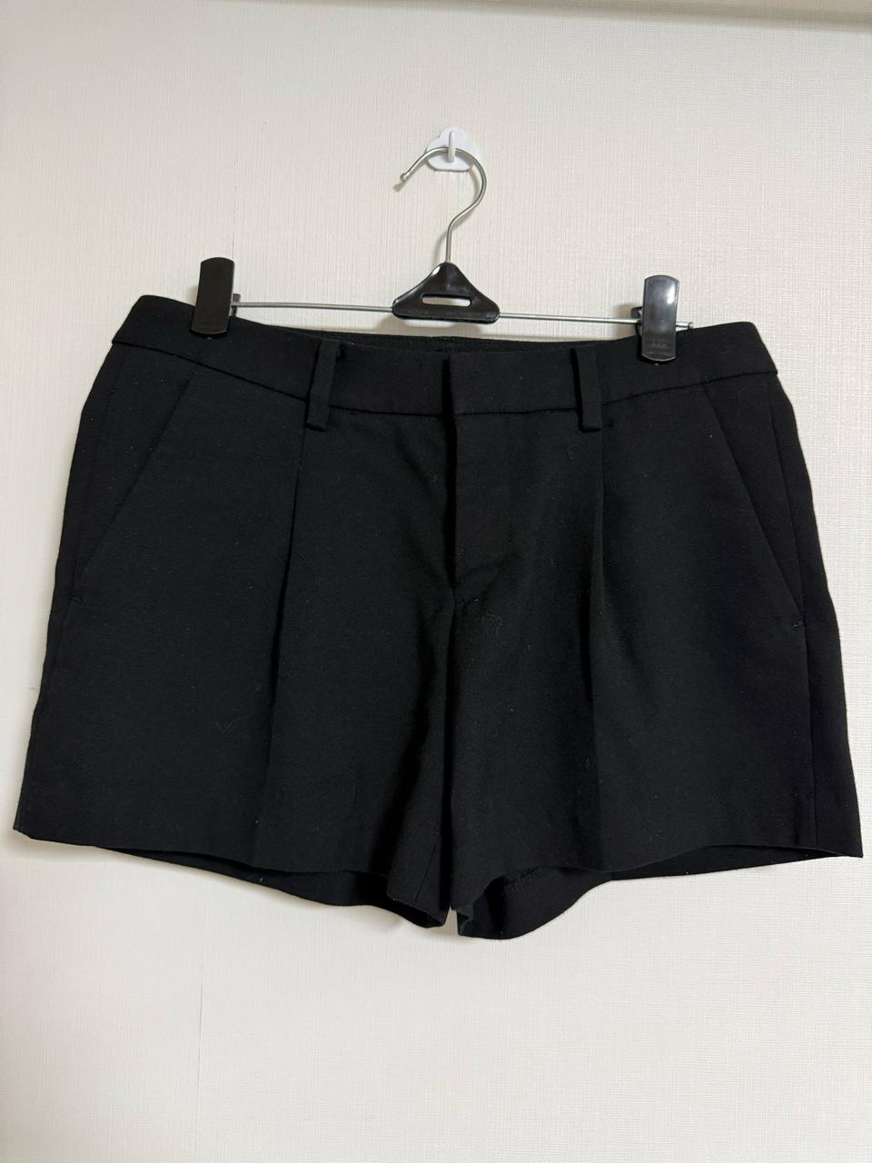 유니클로 S 어디에나 잘어울리는 린넨코튼 검정반바지