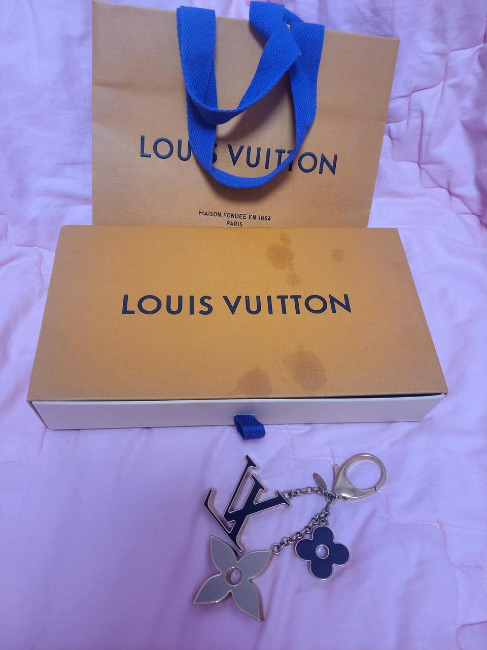 정품)급처상태좋음!루이비통 플뢰르 모노그램플라워 백참 키링 공홈가68만원