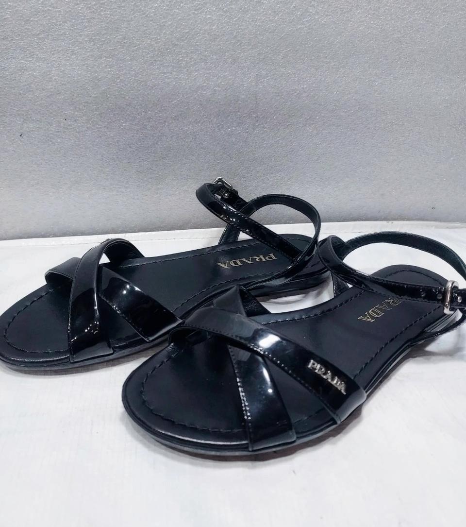 프라다정품에나멜샌들