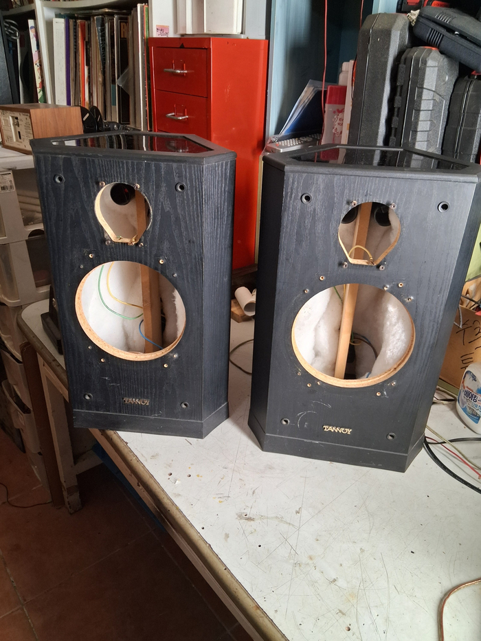 민트급 탄노이 식세스 607 통/캐비닛 - 네트워크 유/그릴 무