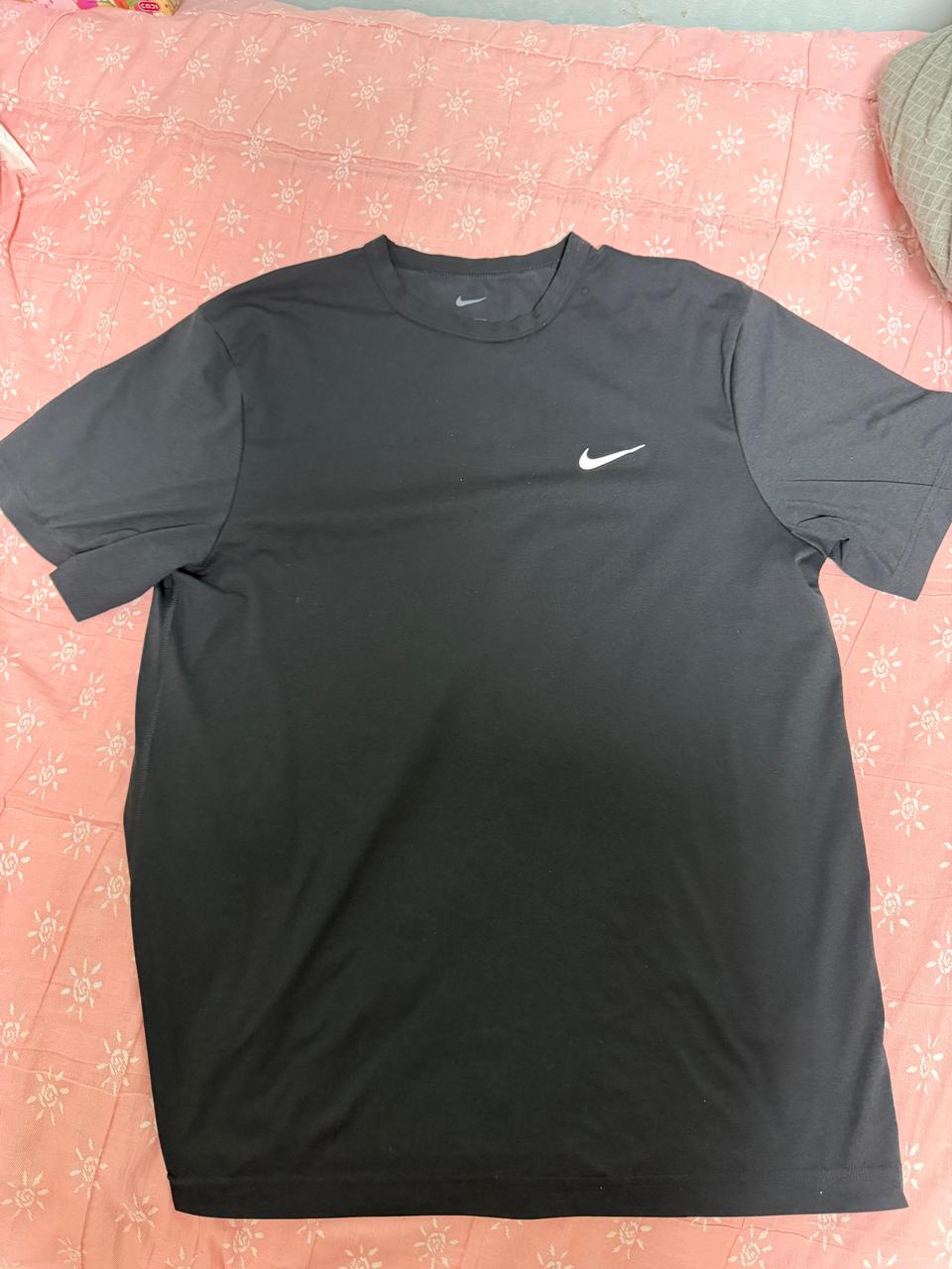 나이키 드라이핏 반팔티 L사이즈 실착1회 새상품급 판매