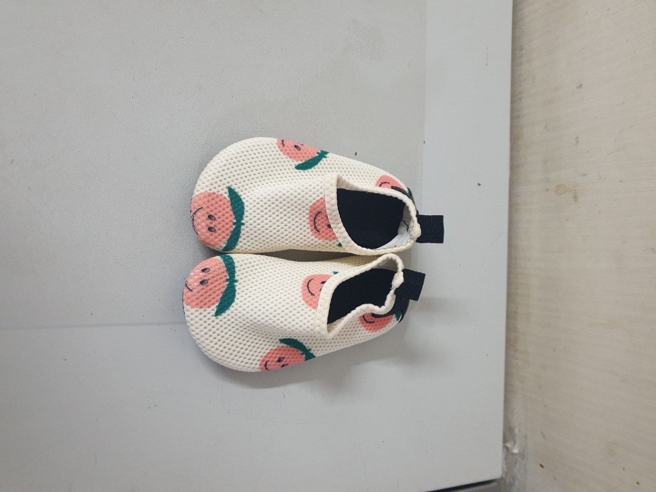 새것 아쿠아슈즈140