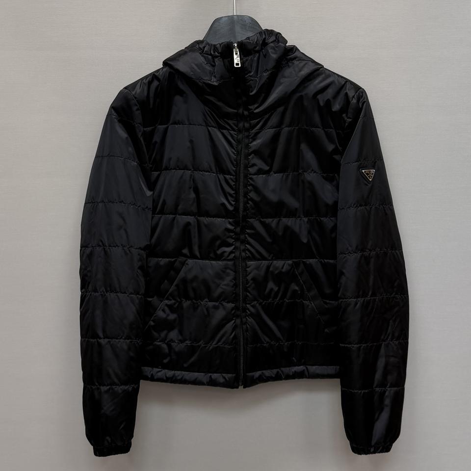 프라다 삼각로고 경량 패딩 점퍼 ( 44 55 ) 