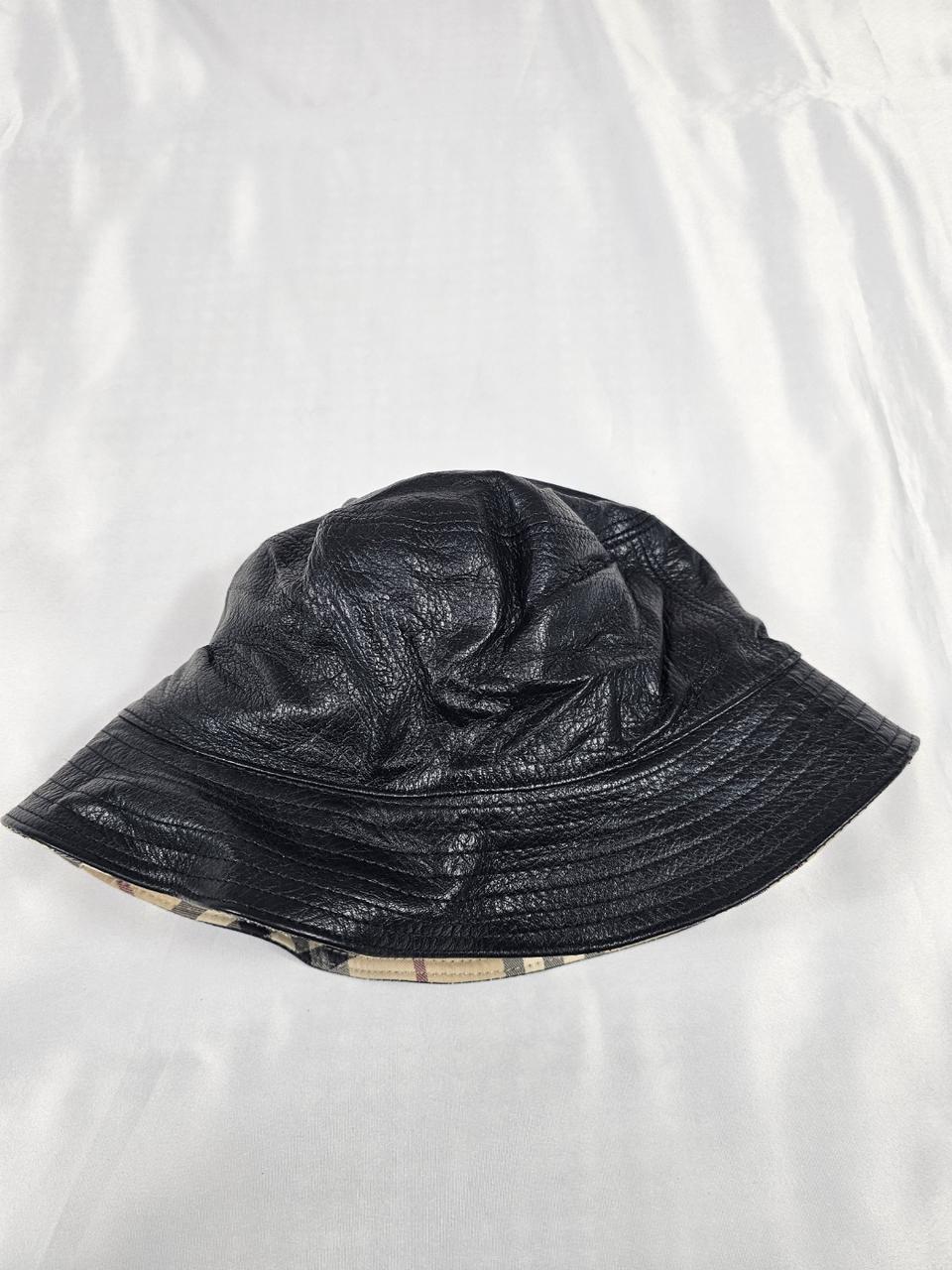 버버리레더버킷햇