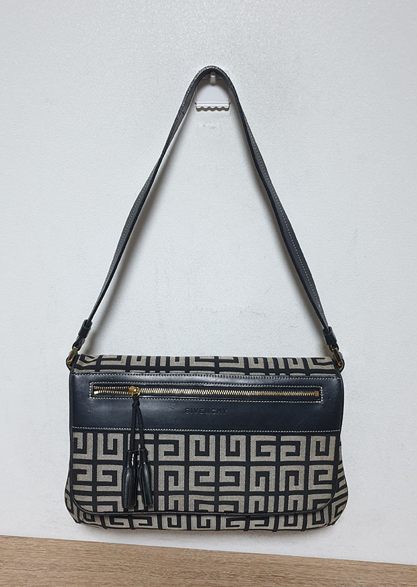 정품 지방시 여성 숄더백