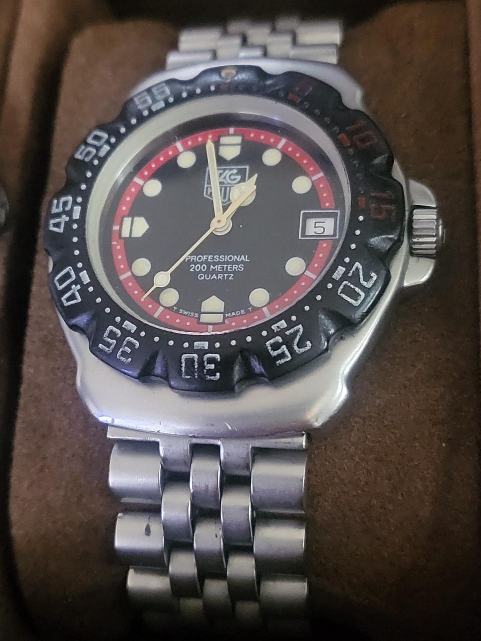 테그호이어 프로페셔널 200 쿼츠