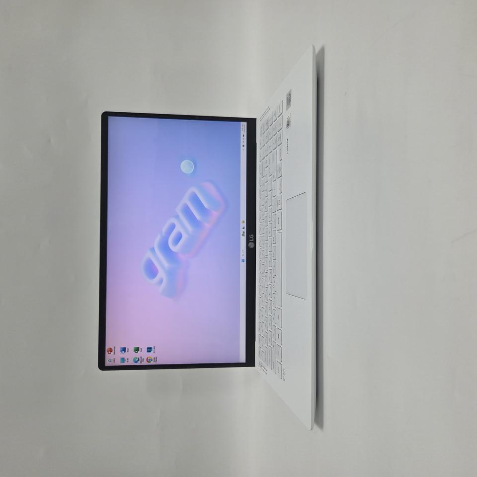 엘지 노트북 그램 15.6인치/gram/화이트/1.1kg