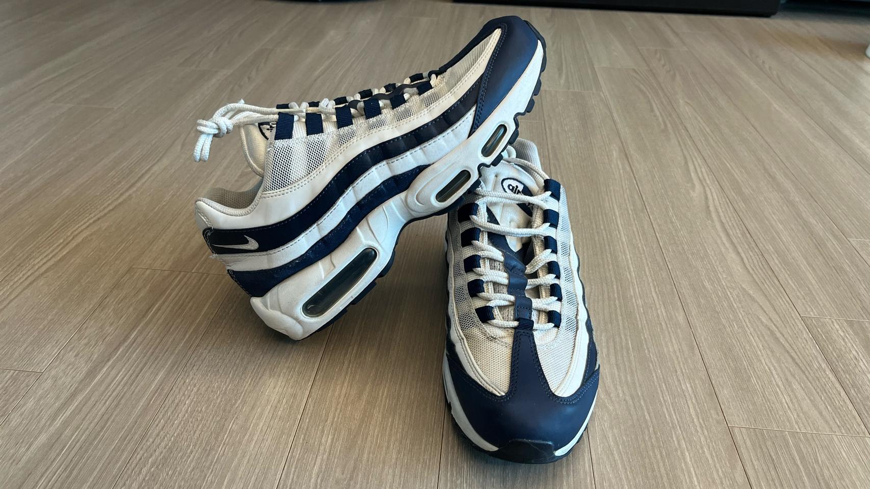 유벤투스맛 맥스95 흰남 네이비 265