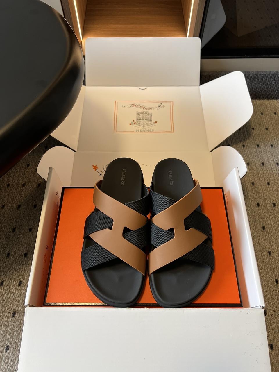 에르메스 Kazimir 샌들