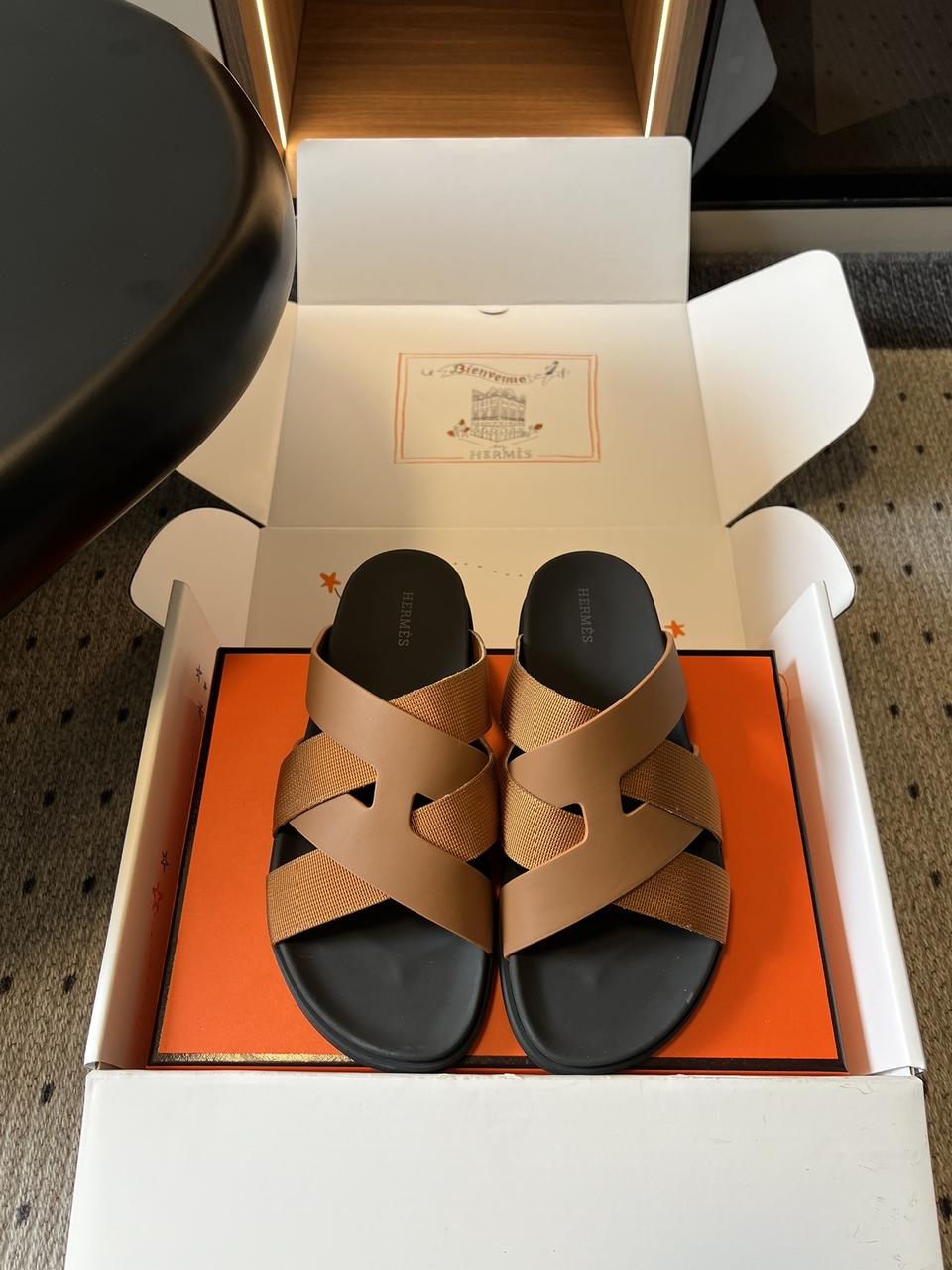 에르메스 Kazimir 샌들