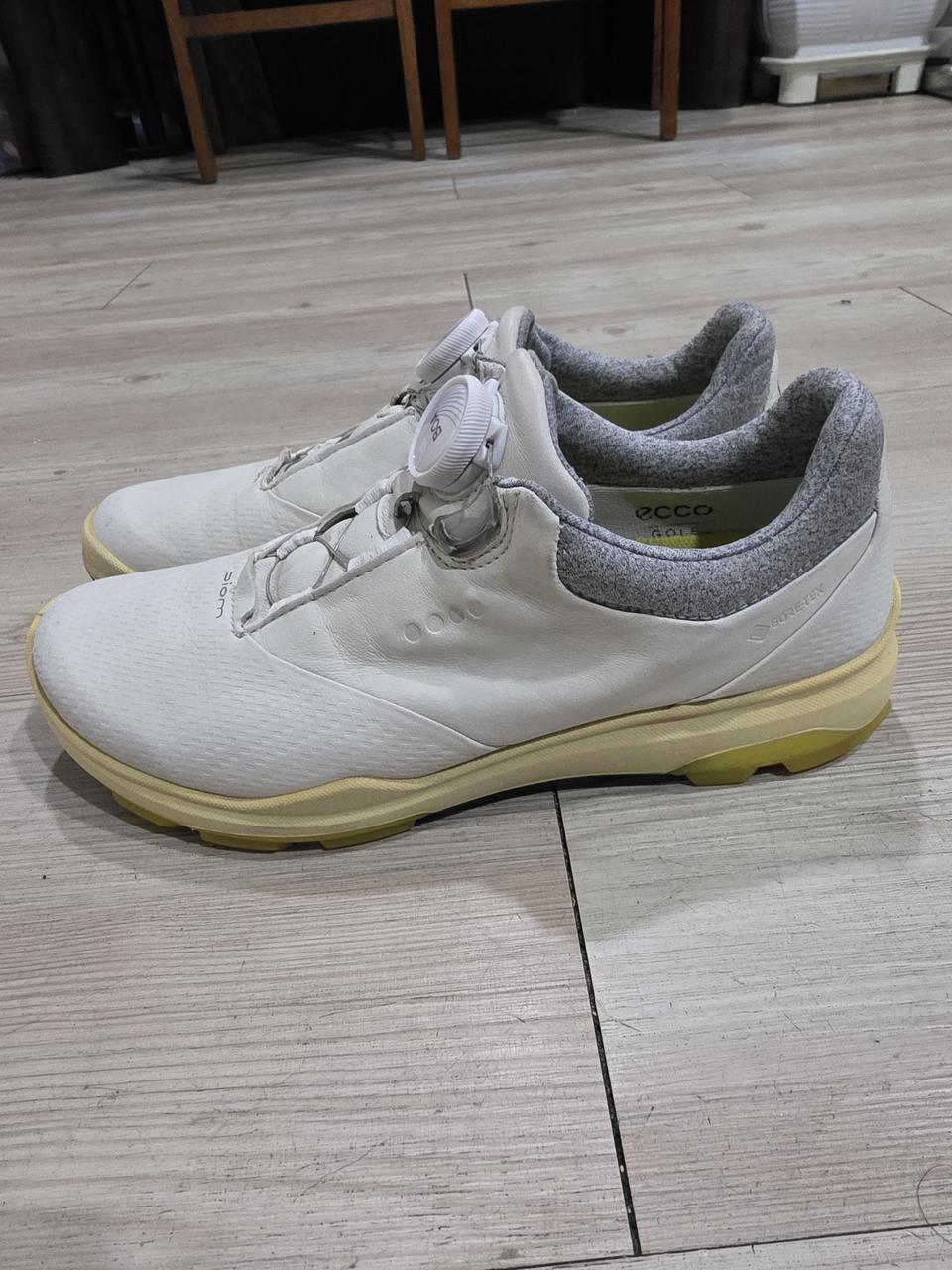 ECCO GOLF 바이움 스파이크리스 야크가죽 골프화 225mm