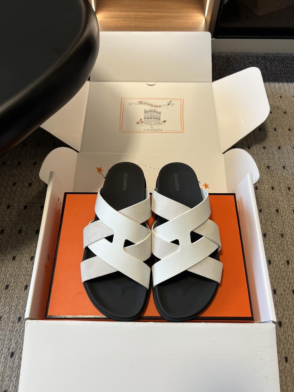 에르메스 Kazimir 샌들