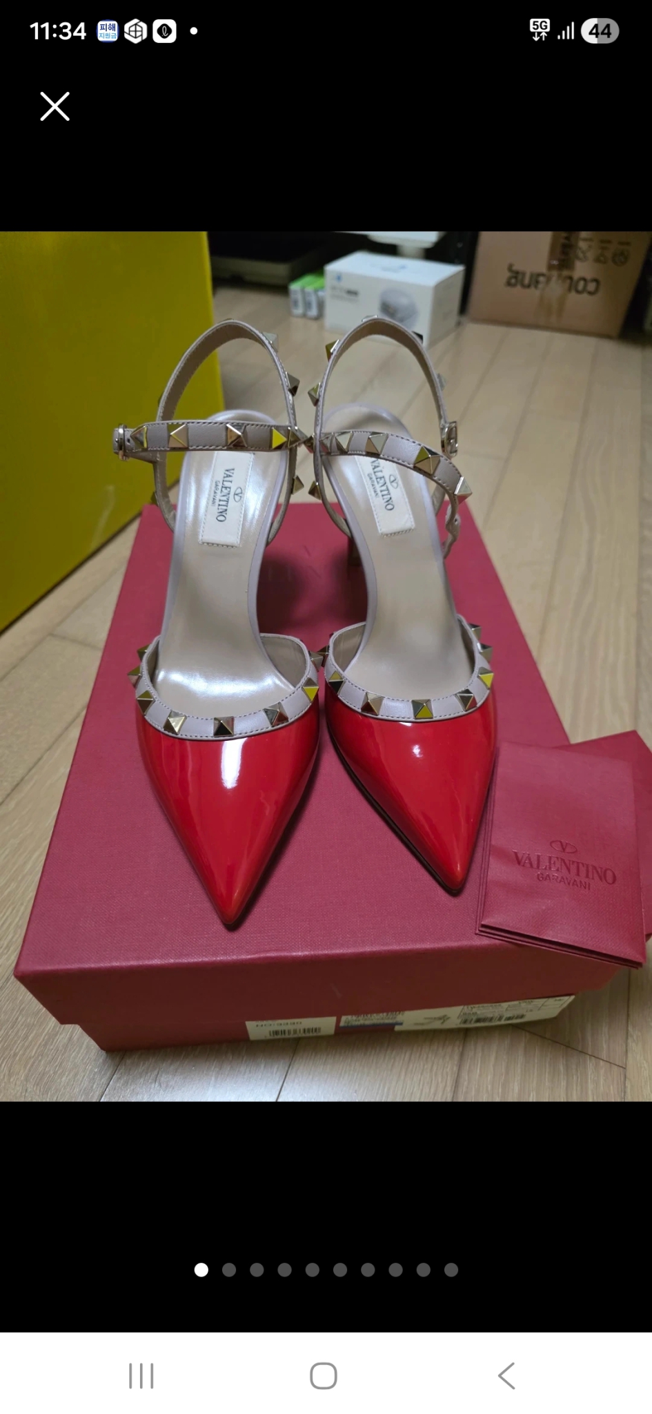 새제품♡발렌티노 락스터드 힐링백♡정가100만원