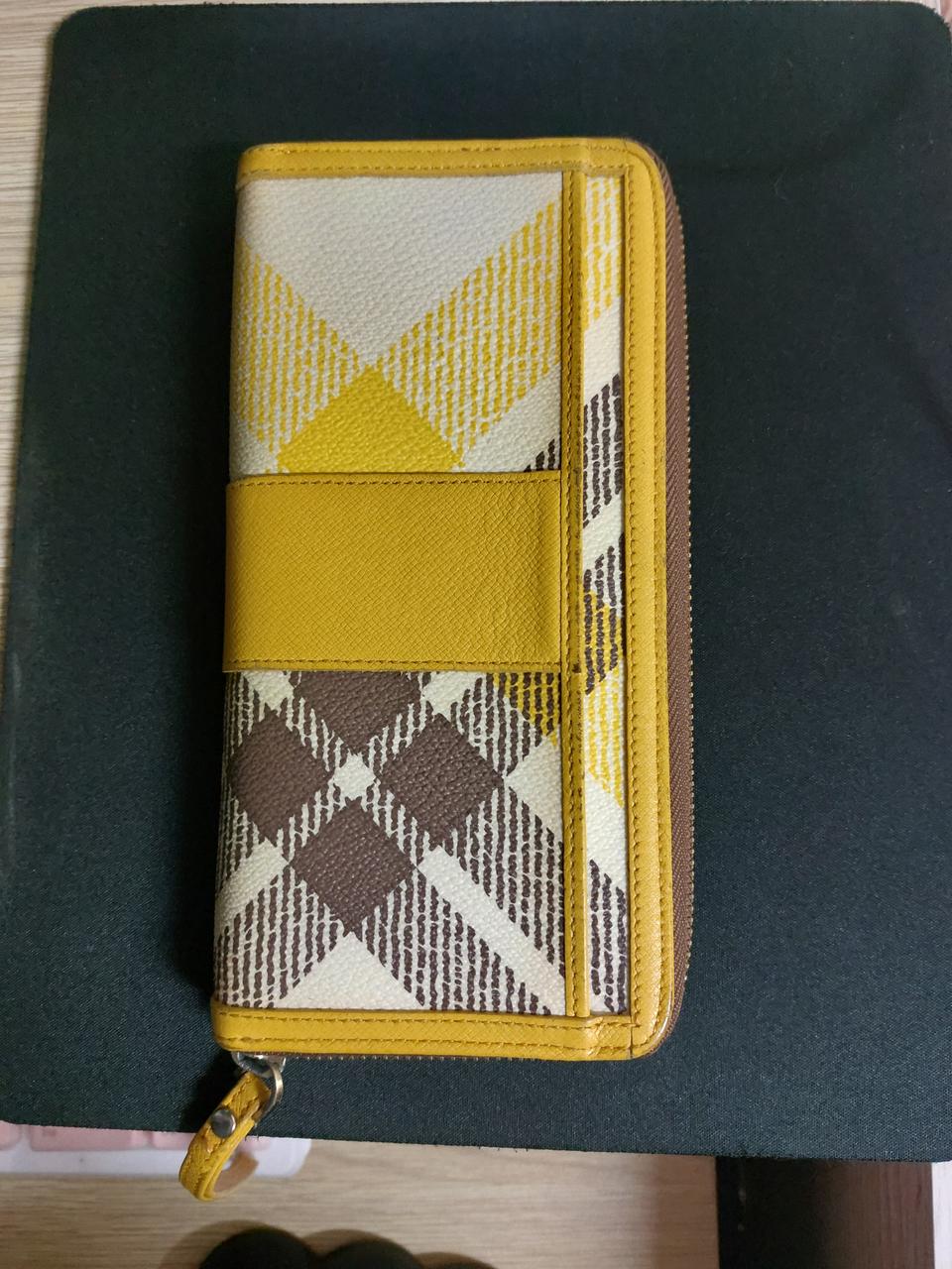 헤지스 옐로우 체크 장지갑