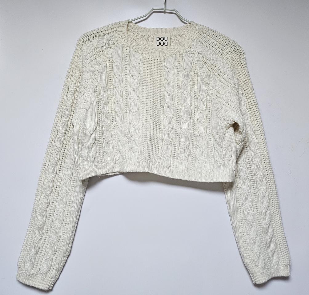DOUUOD 아이보리 케이블 크롭 니트