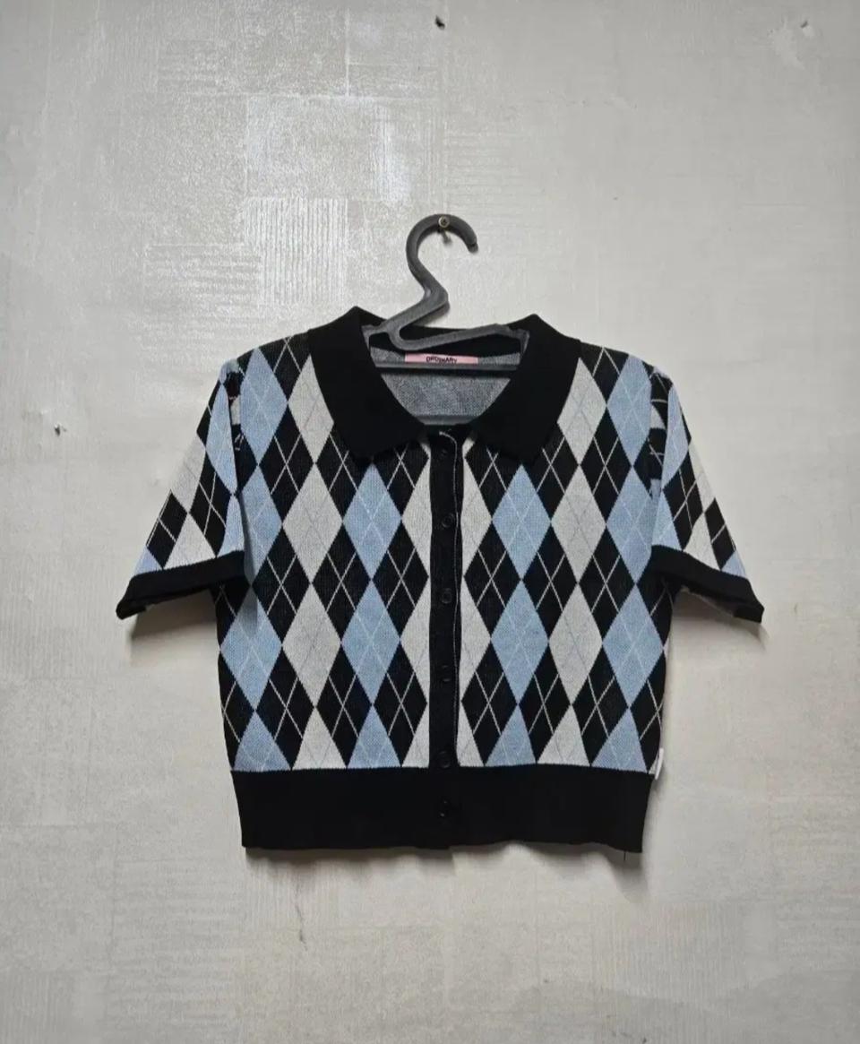 오디너리홀리데이 아가일 반팔 크롭가디건