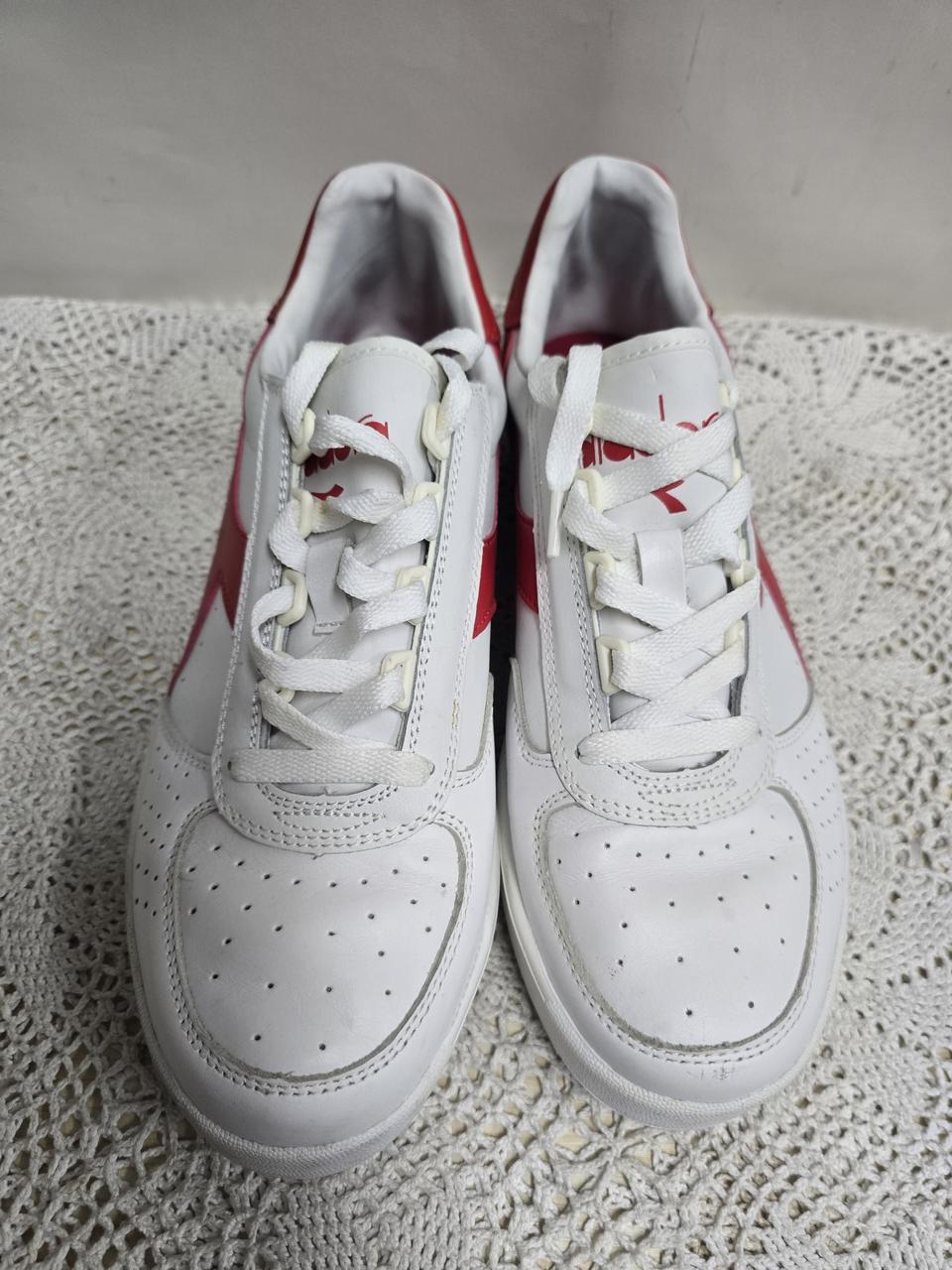 디아도라 앨리트 흰/빨강 스니커즈 260