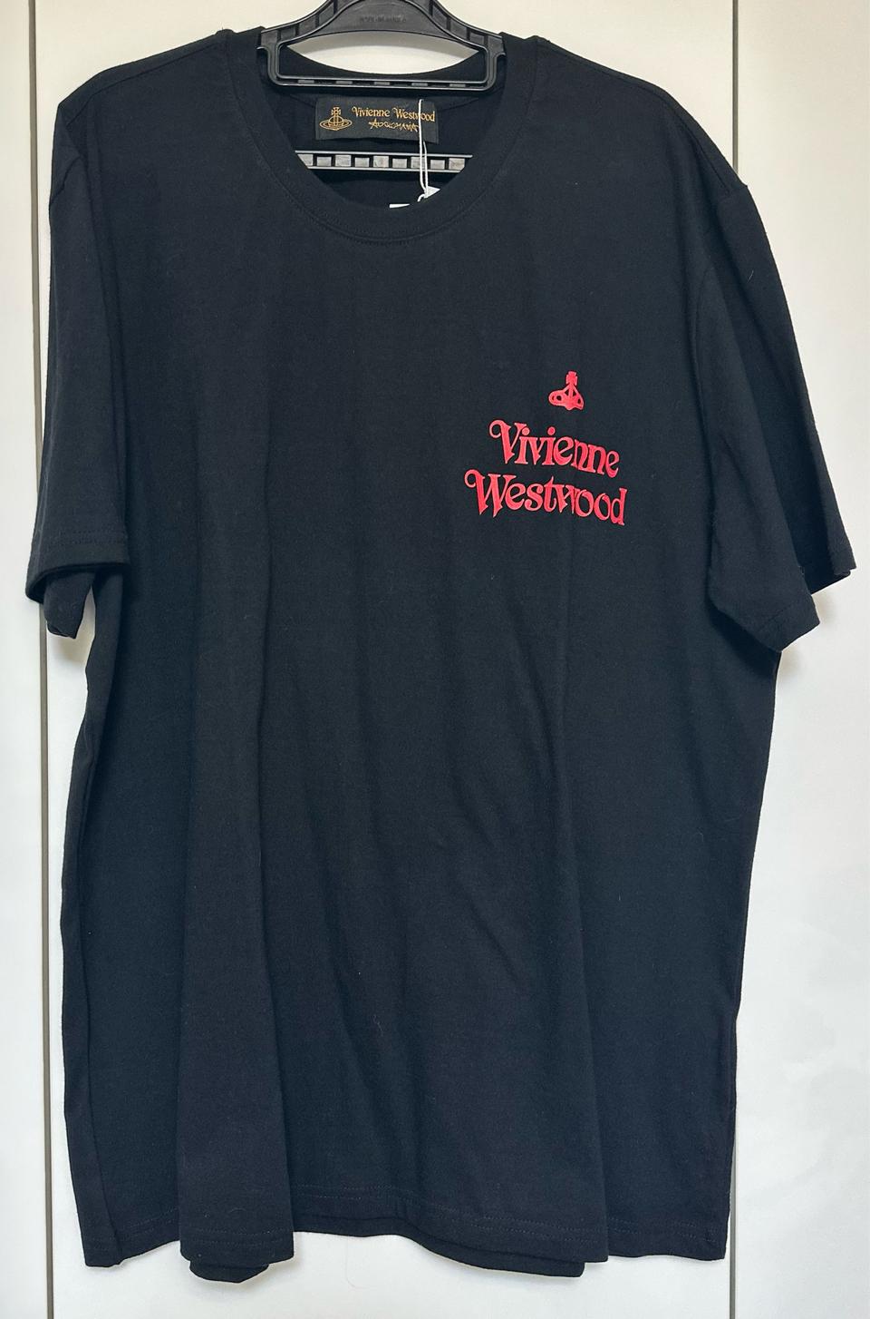 비비안웨스트우드 블랙 반팔 티셔츠 레드 로고