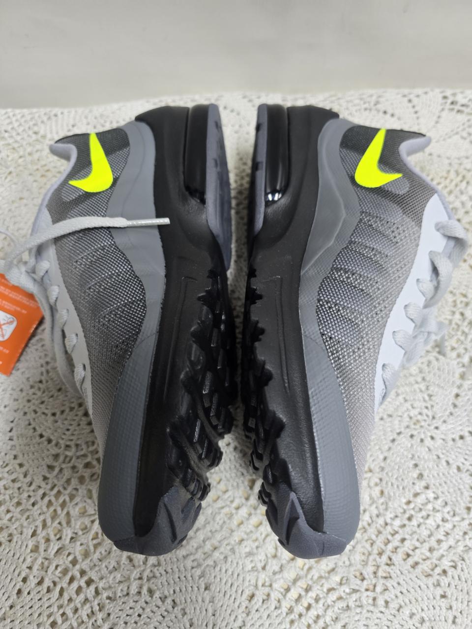 새상품)나이키에어맥스 인비거 230