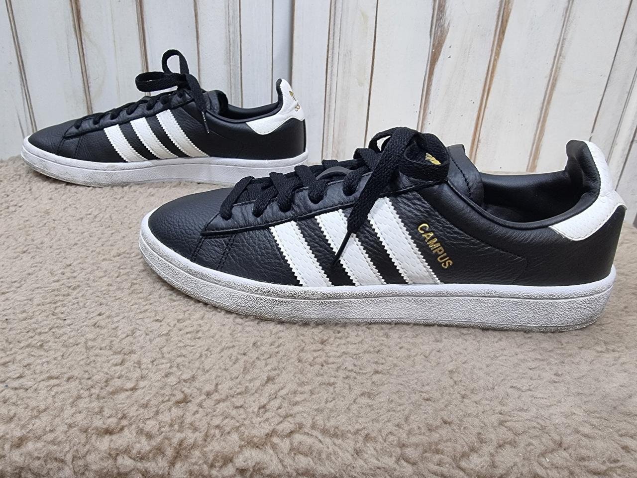 아디다스 캠퍼스 스니커즈 (D131