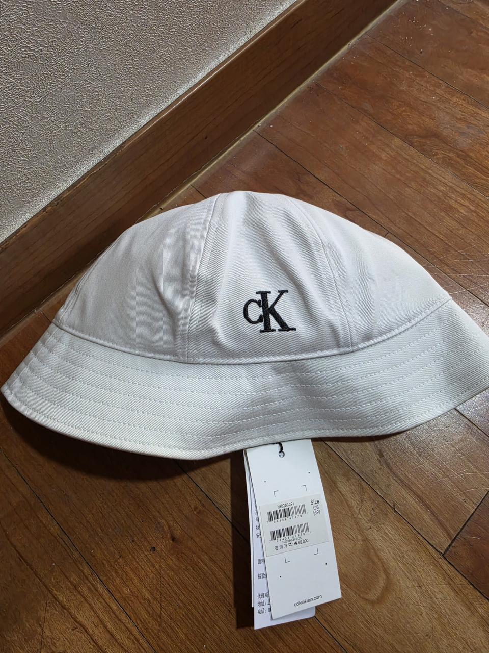 새상품)캘빈클라인 CK 로고 화이트 버킷햇