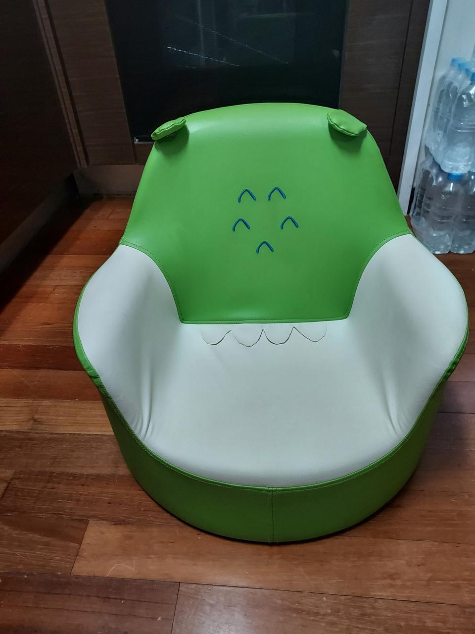 공룡케릭터 아기쇼파 20000원 좋아요