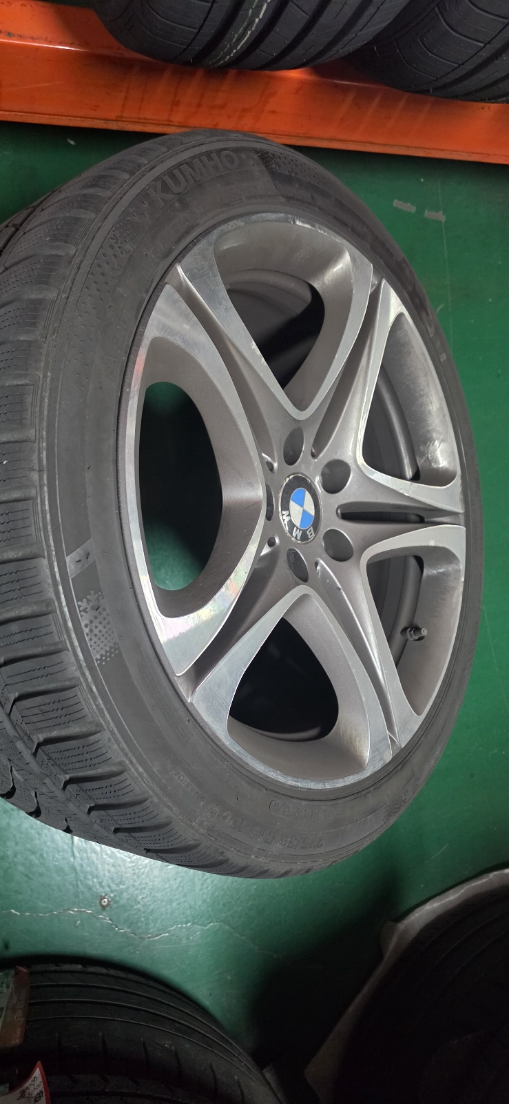 BMW 640D 19인치휠타이어(스노우)TPMS포함판매합니다