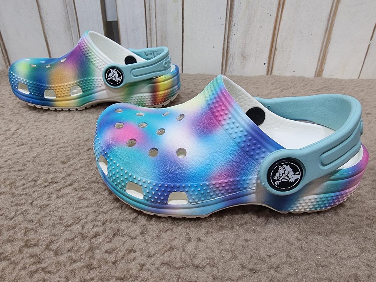 크록스 클래식 솔라라이즈드 토들러 (D137