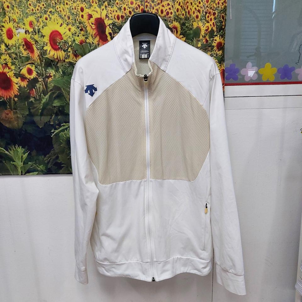 데상트 기능성 러닝집업 남성용 110사이즈