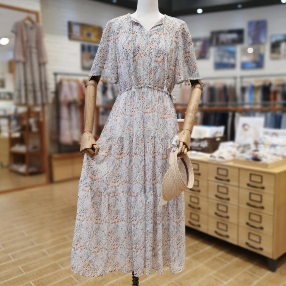 THURSDAY ISLAND 스모킹 변형 절개 소매 원피스