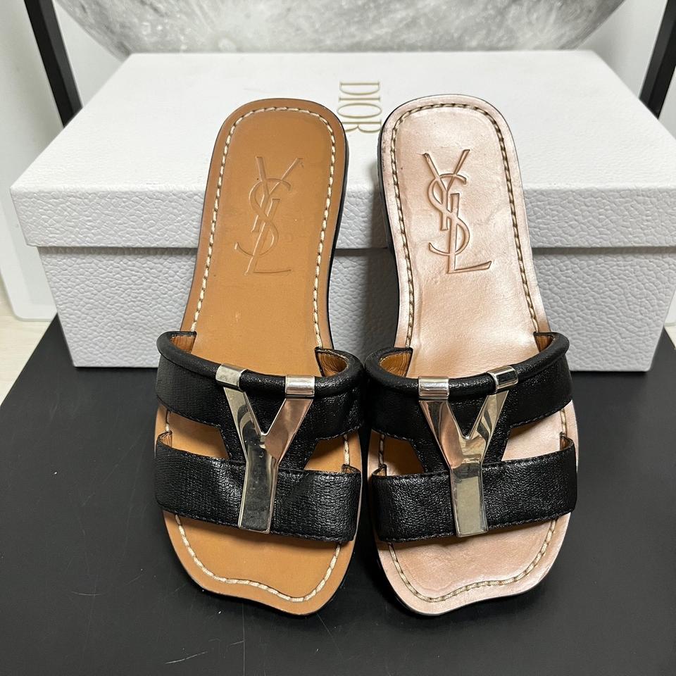 정품 34.5) 생로랑 블랙 Y 은장 로고 플랫 샌들 슬라이드