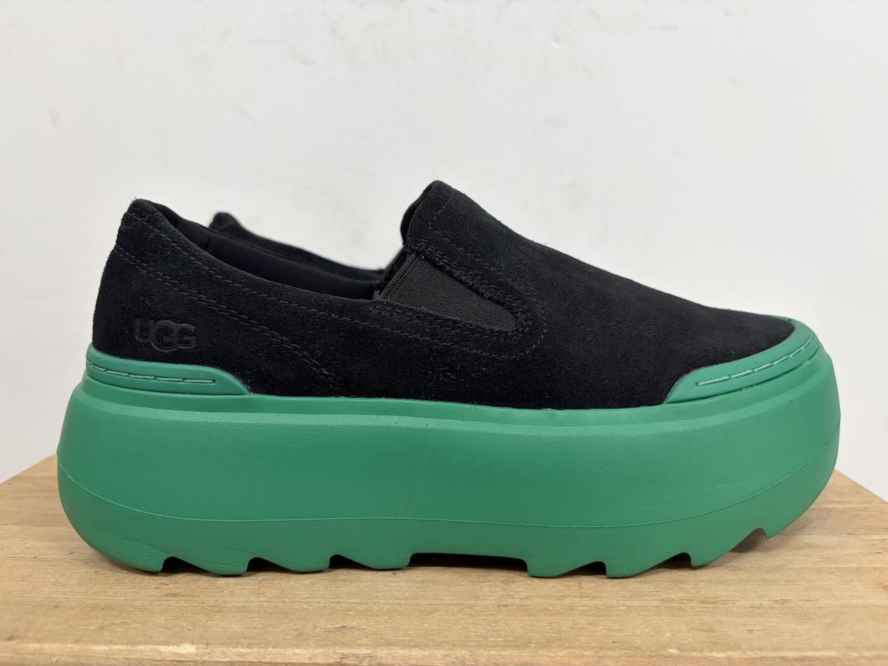 어그 마린 메가 슬립온 235  