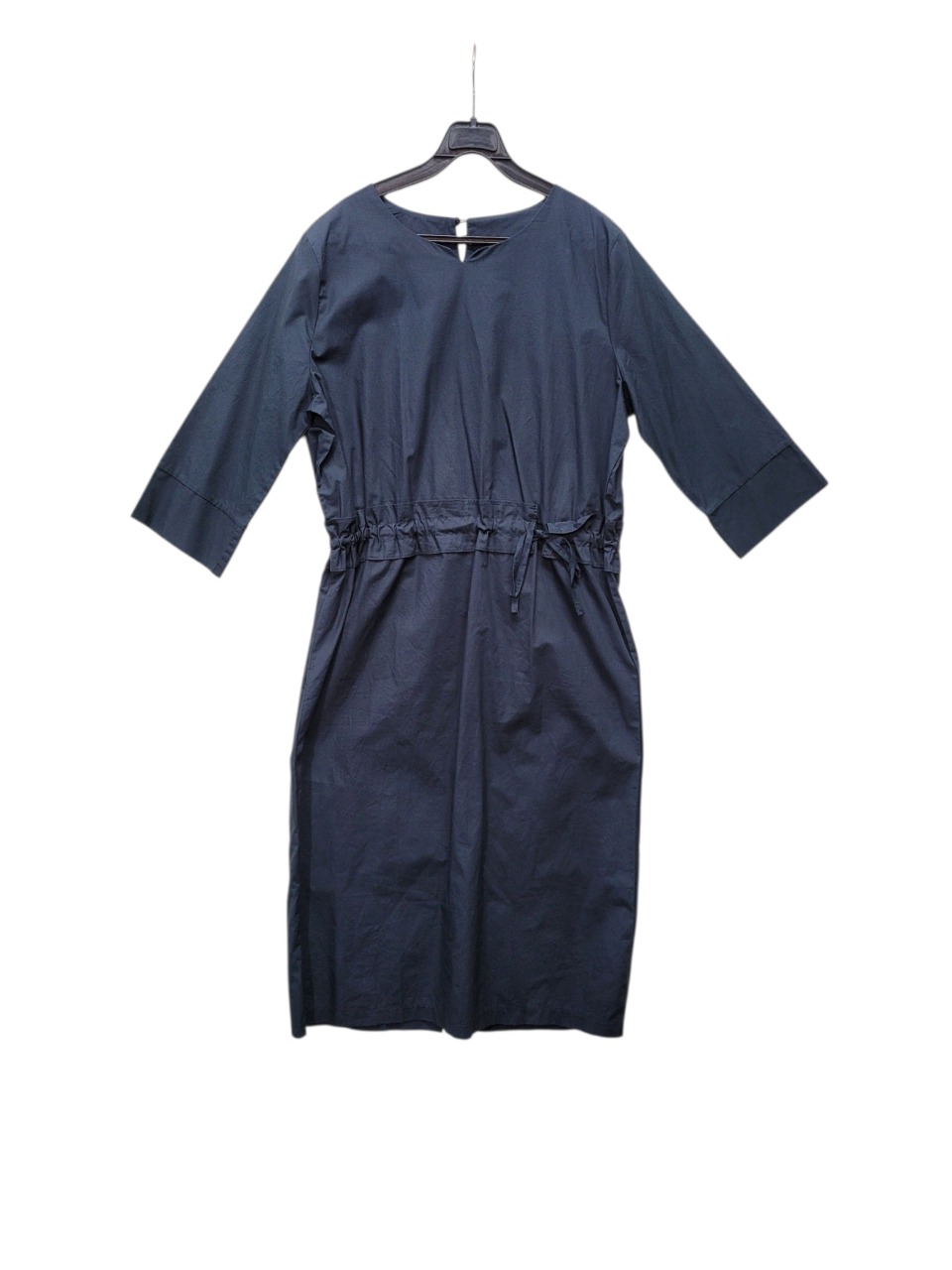 얇고 시원한 블랙 원피스