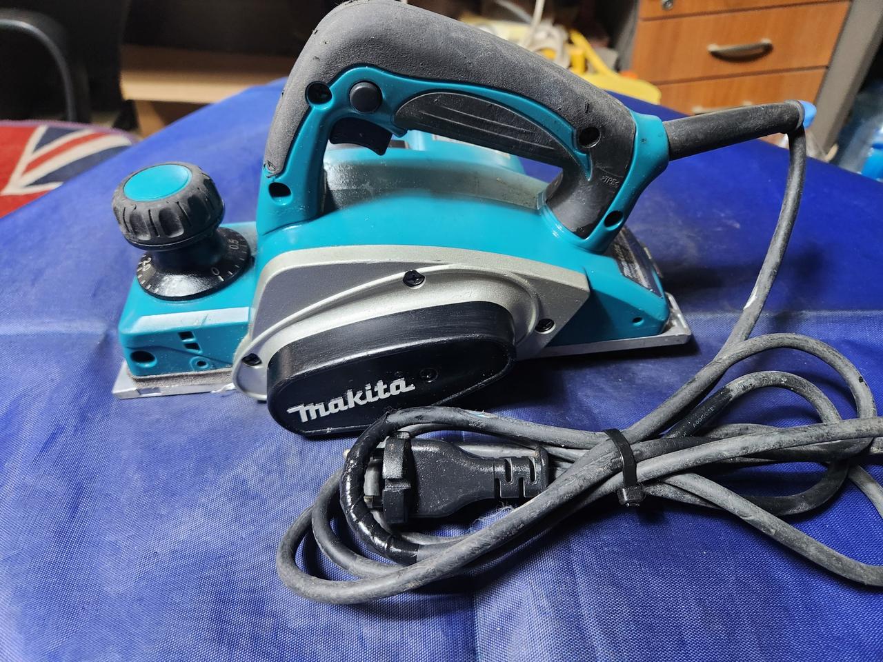 마끼다 3인치 대패 KP0800X 팝니다