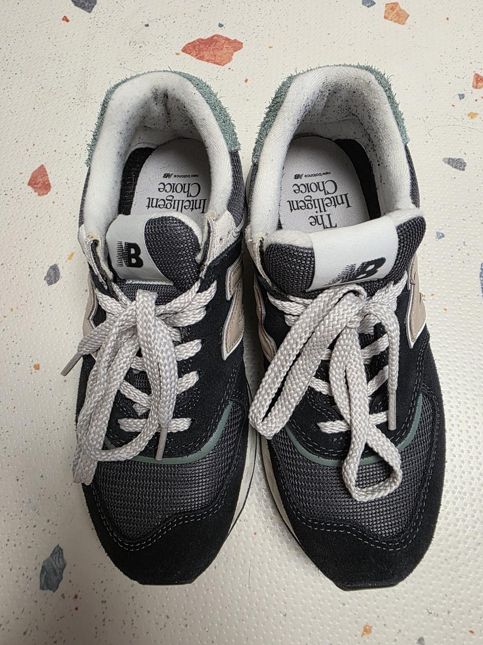 뉴발란스 운동화