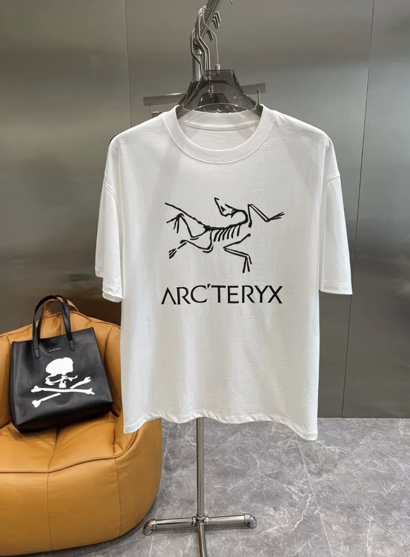 아크테릭스 반팔티 화이트