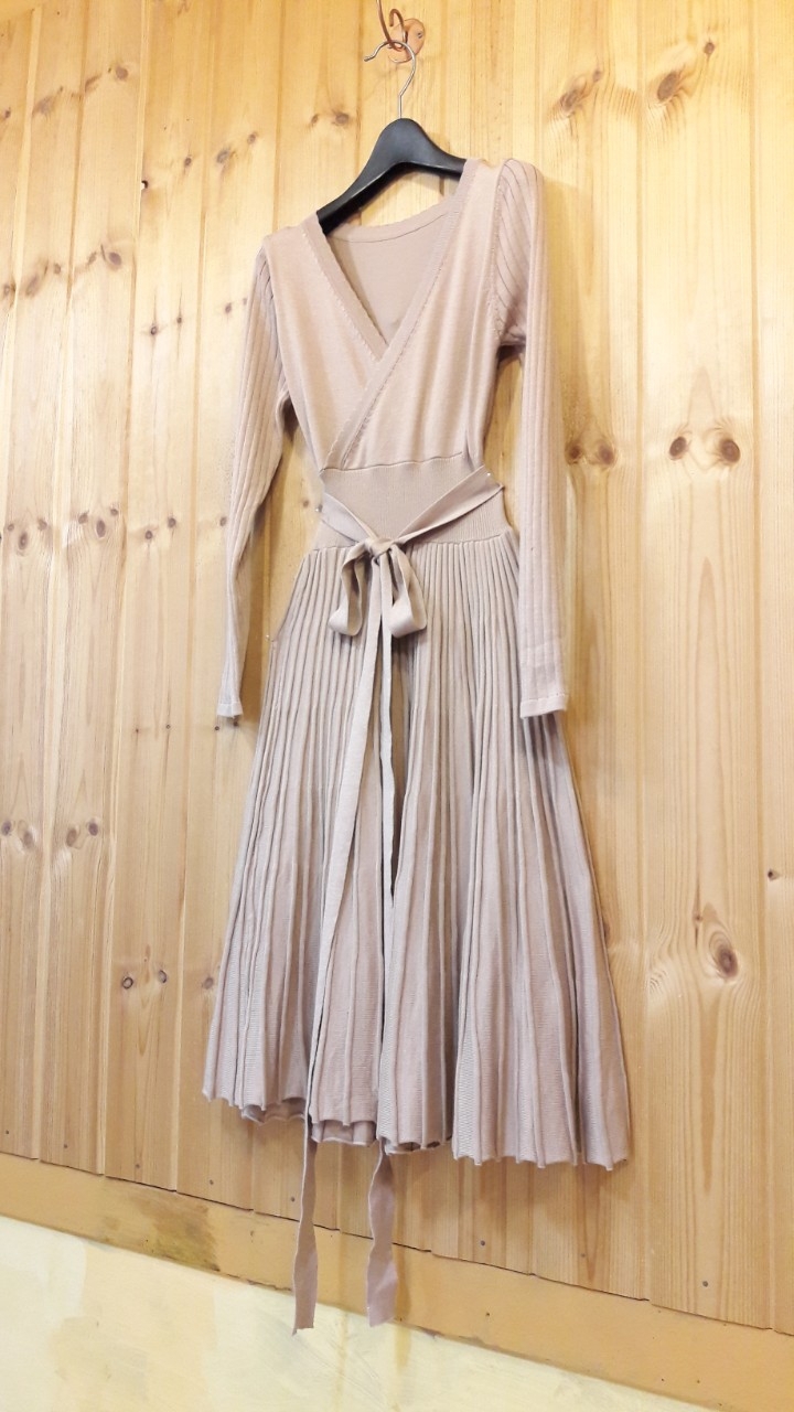 *플레어 니트 롱 원피스 (새상품)*