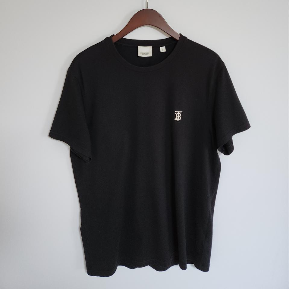 L 버버리 블랙 TB 자수 로고 남성 반팔티 8014020