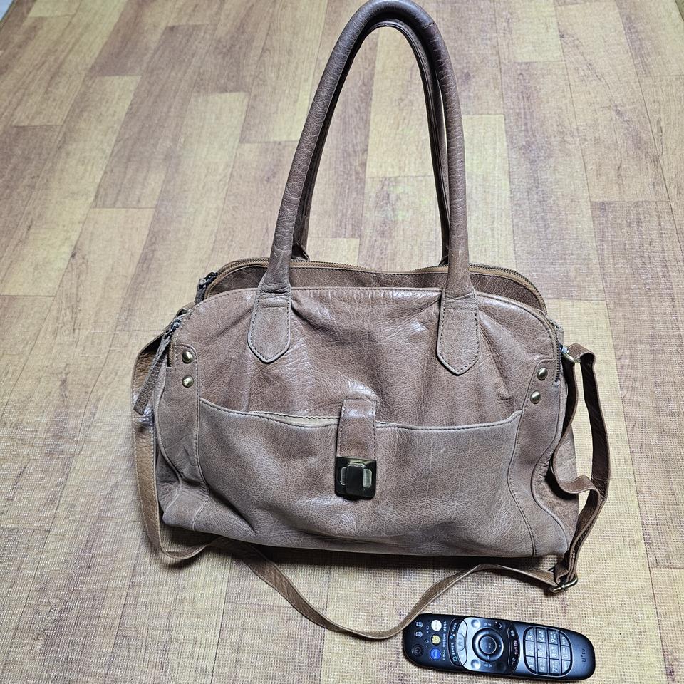 OASIS 가죽 숄더백