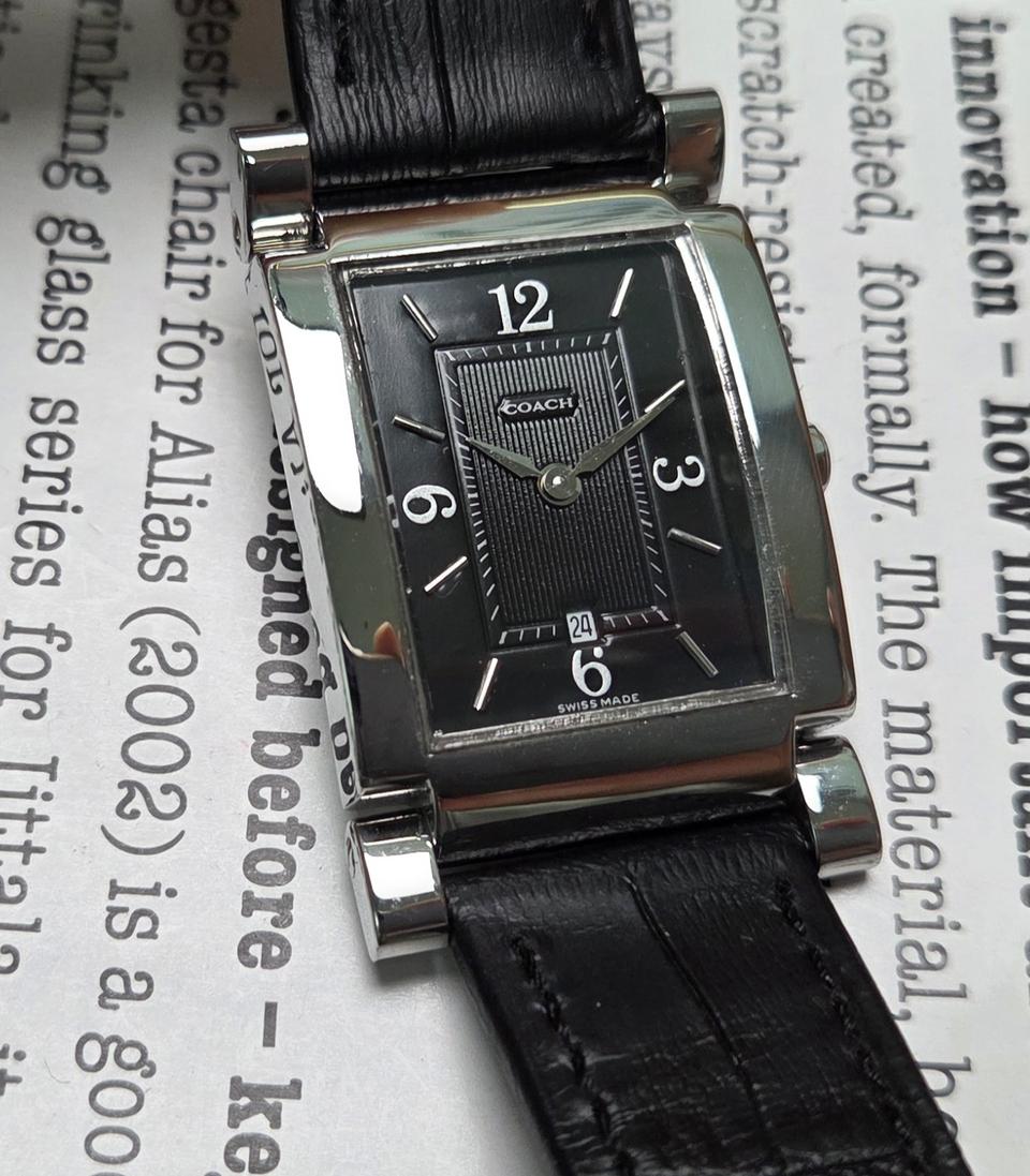 명품 코치 w514 사각탱크 아라빅 블랙 다이얼 쿼츠 드레스워치