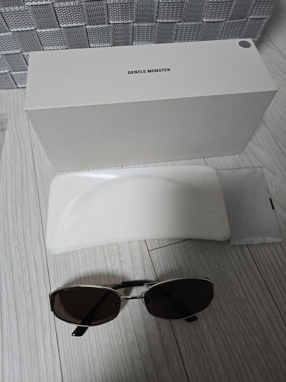 젠틀몬스터 모네타 02 선글라스