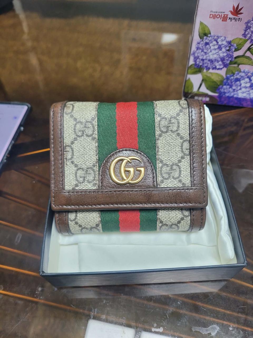 오피디아 여성 지갑 구찌정품 개비싼거임