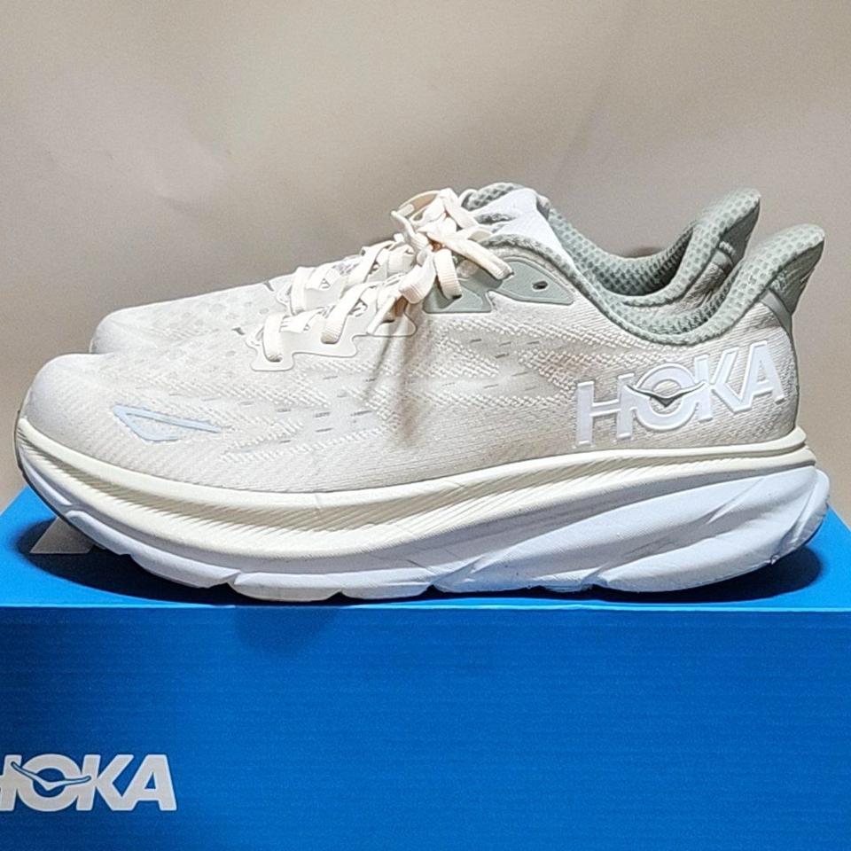 호카 270 클리프톤9 와이드 오트밀크 발리