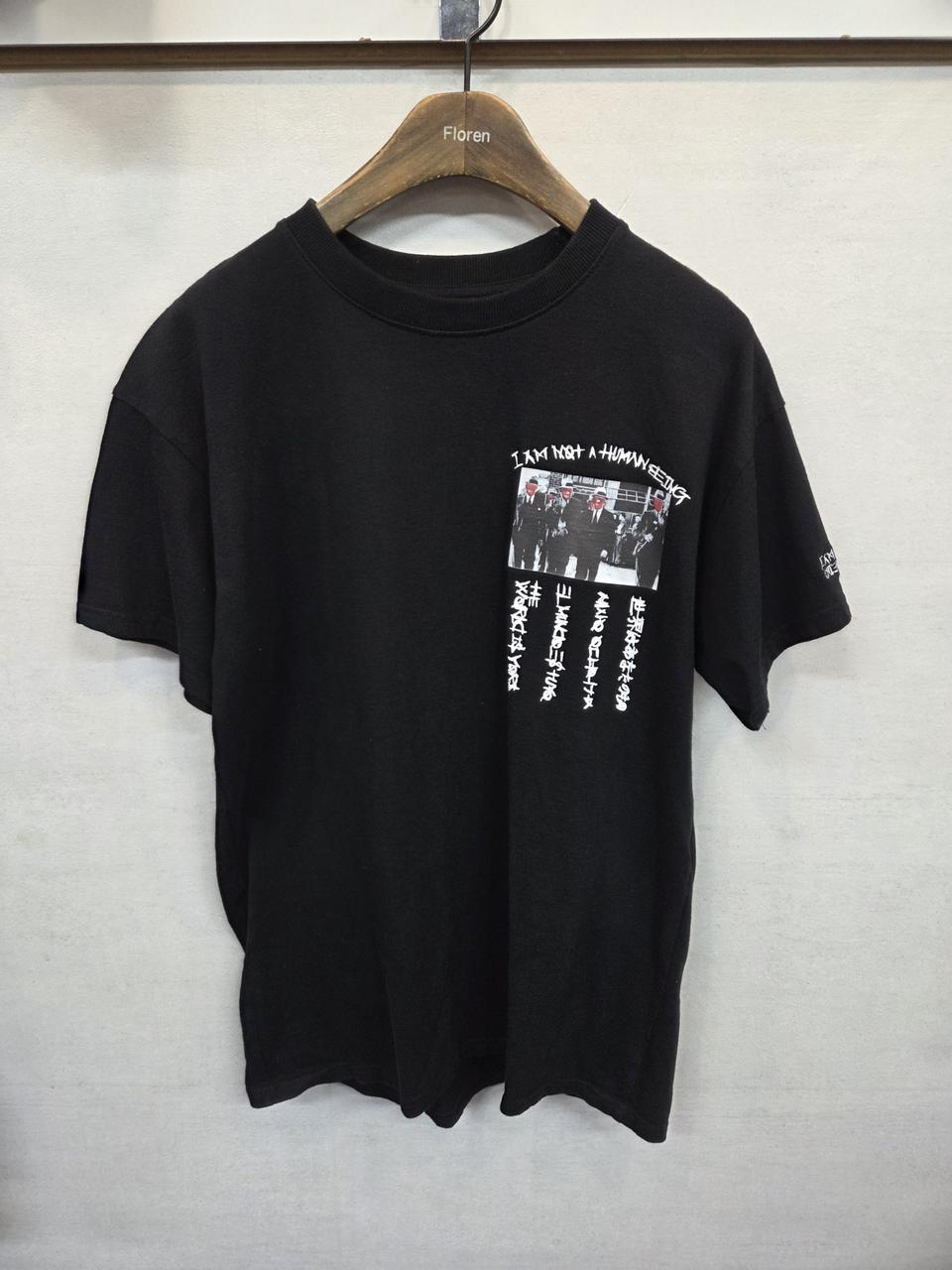 아임낫어휴먼비잉 월드 이즈 유어스 프린팅 반팔 m