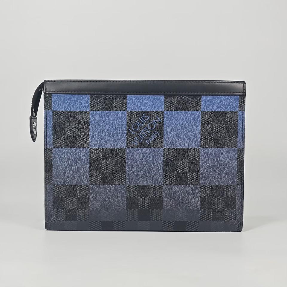 루이비통 그라피트 다미에 포쉐트 보야주 클러치