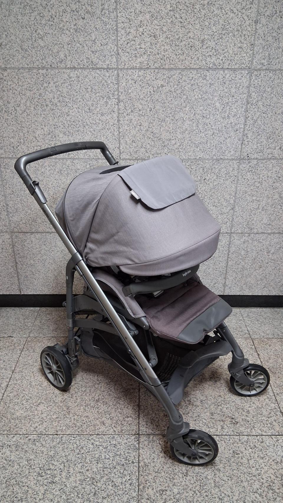 이태리제 최고급 명품 럭셔리 디럭스 유모차 잉글레시나. 1초만에 접혀 차