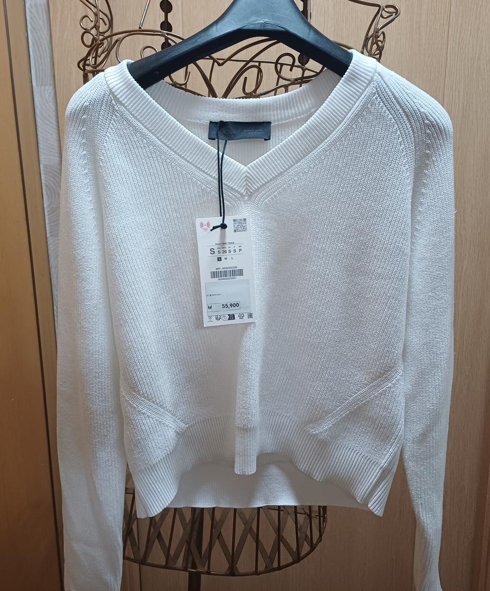 새상품 자라(ZARA) 브이넥 니트 S(26년4월제조)